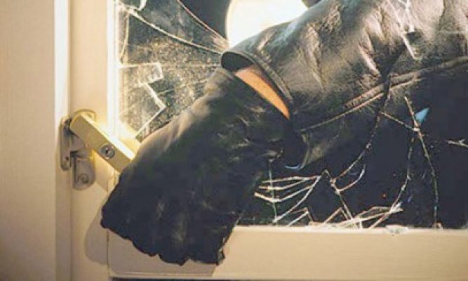 Au fost depistaţi hoţii care au spart o casă în Mircea Vodă